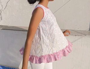 Embroidered Cute White Top 🎀🌸