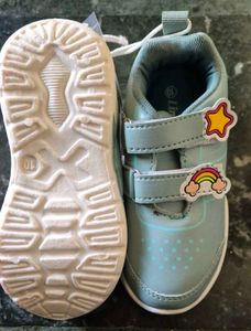Brand Baby Girl&#39;s size 10 sneakers