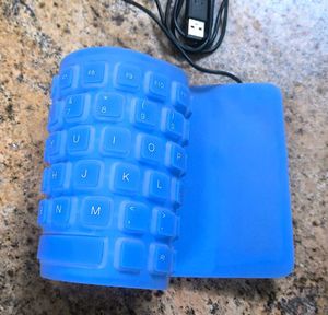 Flexible Rubber Keybord On Bed Typing
