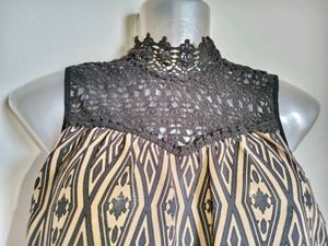 Size Small Elegant Lace Top