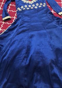 Elegant Navy Blue &amp; Gold Gown With Dupatta