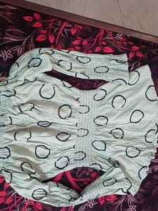 Off Shoulder Chic Circle Print Top