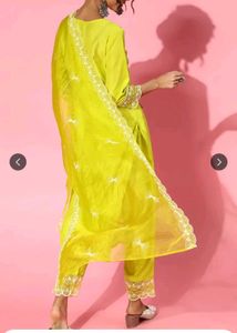 Lime Green scalloped Embroidered Kurta Set