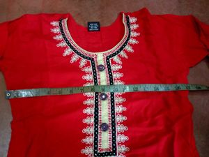 🎯 RED KURTI