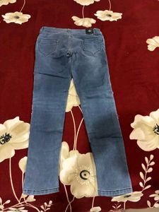 I Am Selling Jeans