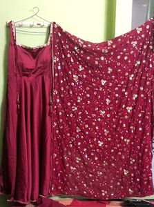 New/Unused Embroidered Satin Sleeveless Gown Set