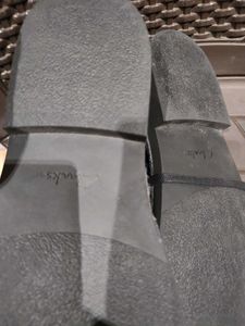 brand new Clarks orginal boots Stylish minor damag