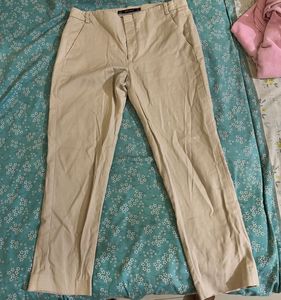 Beige Cropped Trousers - Chic &amp; Versatile!