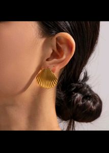 18k Gold Seashell Earrings