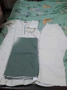 Elegant White &amp; Silver Accented Salwar Kameez Suit