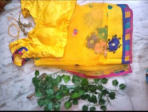 Yellow Saree With Blouse