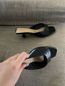 H&amp;M KITTEN HEELS