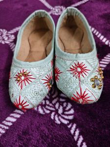 Girls Jhuti