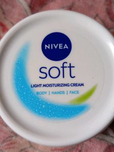 Nivea Soft Moisturizing Cream