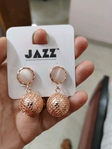 Dangling Earrings Gold and Stone