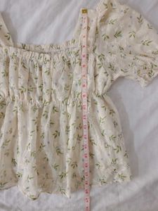 Floral Lace Puff Sleeve Top