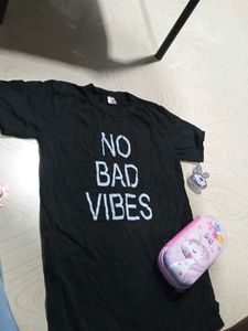 No Bad Vibes Graphic Tee