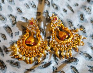 gold earrings