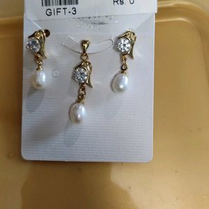pendent and earrings set