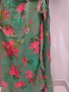 Floral Dress 🌸🌷
