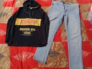 Light Blue Jeans with t-shirt