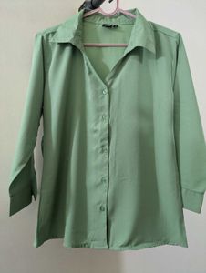Green Button-Down Casual Shirt