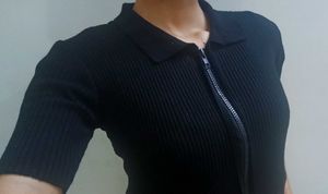 Black Fitted Top (2 chained,with cute collar)