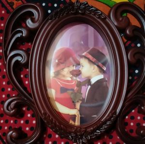 BEAUTIFUL RED PHOTO FRAME
