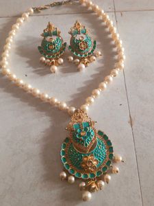 Pearl Necklace & Earring Set