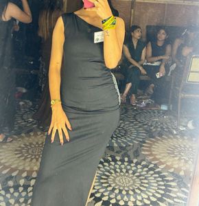 Chic Black Bodycon Midi Dress