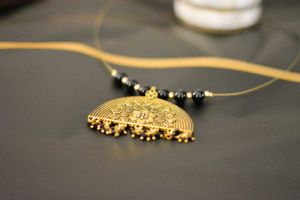 Antique Pendant Invisible Chain