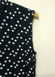 Trendy New Polka Dot Sleeveless Blouse