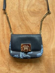 Authentic Michael Kors Sling Bag ✨