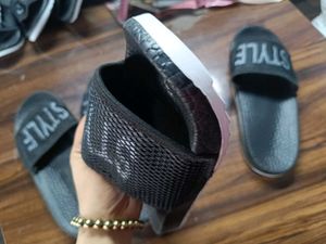 Black &#39;Style&#39; Slides - Size 7