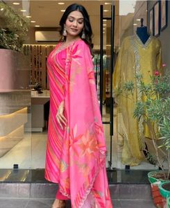 Trendy Women Kurta Set
