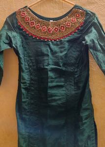 Emerald Green Embroidered Kurti Full Set