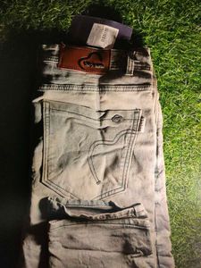 Funky Distressed Jeans Slim Fit Cross Pocket