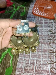 Beautiful Big Earrings And Mangtika💕