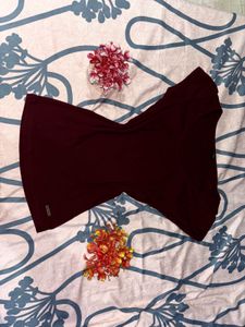 ✨ Maroon Slim-Fit Top ✨.SIZE-28-34