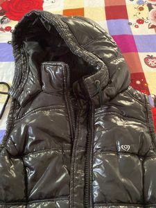 Terranova Stylish Sleeveless Black Jacket With Hoo