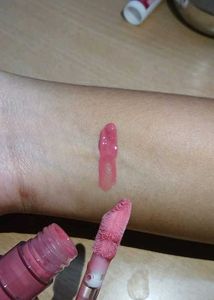 Insight Hydrating Lip Gloss | Pink Blossom Shade