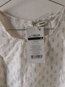 Cute White Printed Top
