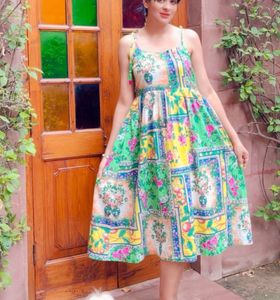 Sangria Green Ethnic Motifs Tie Up Neck Dress