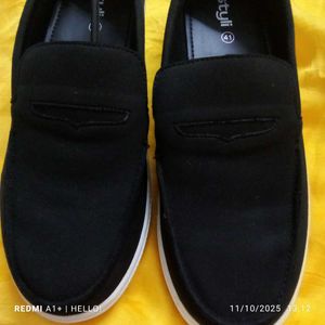 black branded men loafer