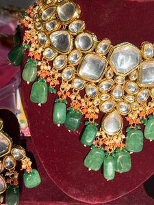 Emerald Kundan Jewelry Set