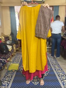 Mustard Kurta Set With Ghungroo Stole