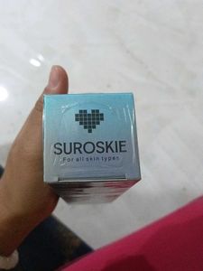 Suroskie Gluta Boost Face Wash