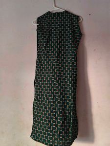 Elegant Green Sleeveless Kurta