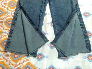 Button Detail Jeans