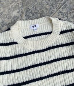 UNIQLO STRIPE KNITWEAR SWEATER